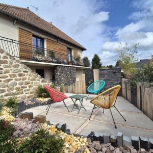 Malemort, charmante maison rénovée T6 avec jardin